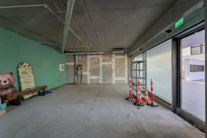 Spatiu ideal showroom/cafenea | vitrine + terasa - imagine 7