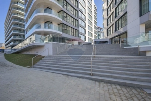 Spatiu ideal showroom/cafenea | vitrine + terasa - imagine 2