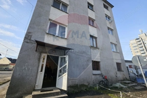 Apartament cu 2 camere de vânzare în Cuza Voda, sau spatiu comercial