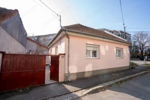 Casa cu 300 mp de teren , acces auto si dublu front in Nufarul - imagine 10