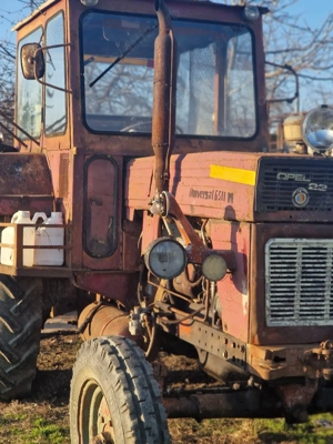 Tractor u650  - imagine 4