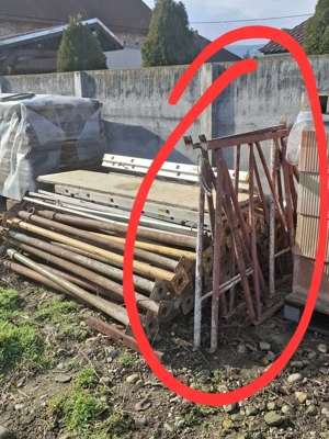 Vînd popi și capre metalice