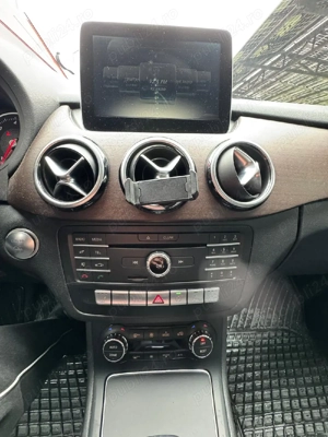 Mercedes Benz B200 - imagine 9