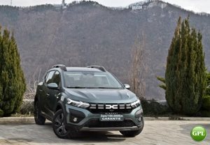 DACIA SANDERO STEPWAY Benzina+GPL(fabrica)!Garantie vehicul: 3 ani sau 100.000 KM. 5600KM! NOUA!!!