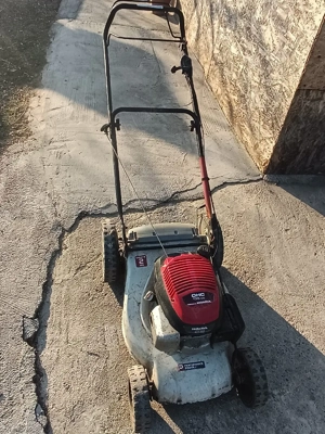 cositoare rotativa Cu 4 roți funcționează perfect  - imagine 3