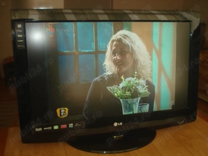 Televizor LG cu telecomanda  Diagonala = 80 cm