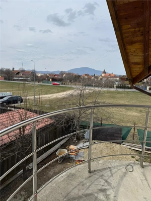 Casa spatioasa cu etaj si curte  #238;n Ghimbav - imagine 15