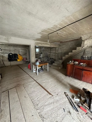 Casa spatioasa cu etaj si curte  #238;n Ghimbav - imagine 6