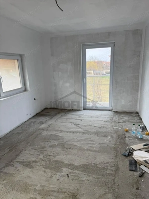 Casa spatioasa cu etaj si curte  #238;n Ghimbav - imagine 13