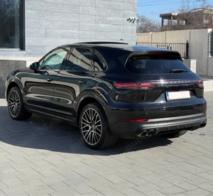 Porsche Cayenne 3.0i Plug-In Hybrid 2019 Platinum Matrix - imagine 4