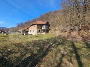 Casă cu teren generos 6.820 mp, lângă pădure și râu – Almașu Mare