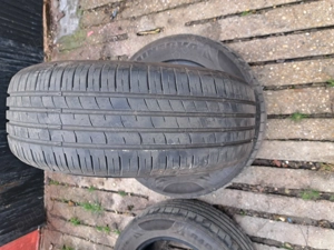 Vand anvelope de vara 215 60 16