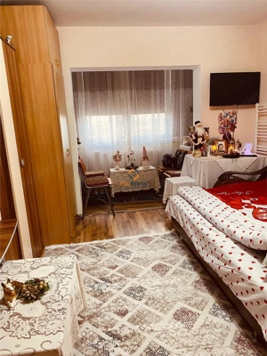 Apartament Decomandat cu centrala zona Buziasului - imagine 7