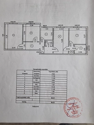 Apartament cu 4 camere  Spatiu comercial