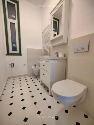 Apartament 3 camere - Central - 2 min de Catedrala - imagine 10