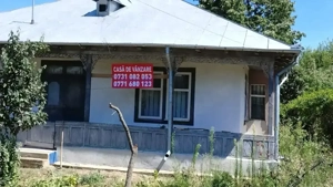 Vând casă la tara