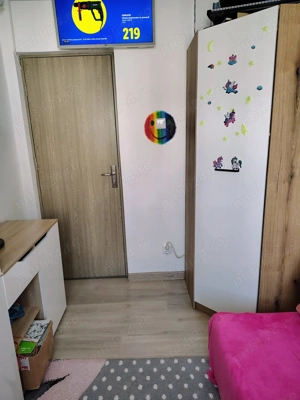 vand apartament 3 camere cofort zona micro 14  - imagine 4