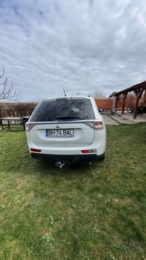 Mitsubishi Outlander 2013 2.2 D 150 cp 4x4 - imagine 4