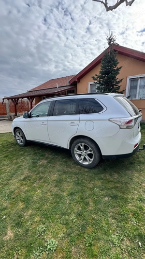 Mitsubishi Outlander 2013 2.2 D 150 cp 4x4 - imagine 3