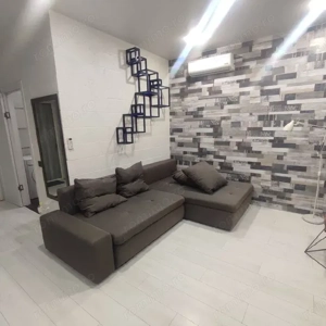 Garsoniera de închiriat - Zona Damaroaia