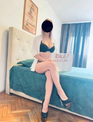 Masaj Tantric in compania unei blonde senzuale.