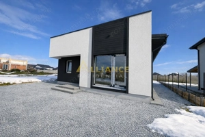 Casa cocheta pe un singur nivel – 2 dormitoare, 2 bai, open space luminos