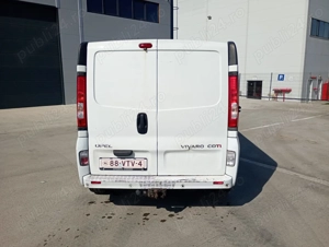 Opel Vivaro 2.5 CDTi - imagine 10