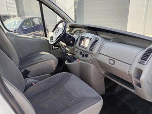 Opel Vivaro 2.5 CDTi - imagine 12