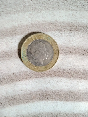 Monedă cu Regina Elizabeth a doua - imagine 2