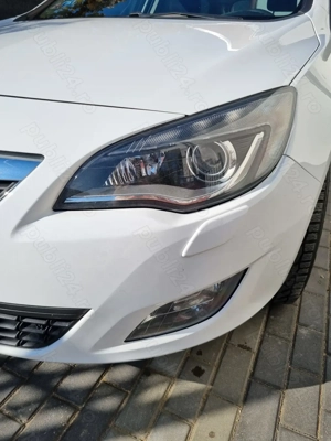 Opel ASTRA J Sports Tourer - imagine 2