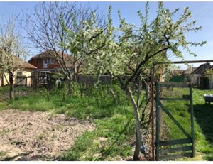 Vand casa vacanta in Ianosda,Bihor,renovata,cu baie,apa curenta,canalizare,gaze la poarta,la asfalt - imagine 3