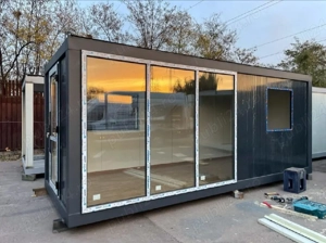 vand containere standarde facute pe comanda 