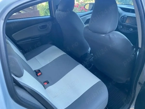 vand Toyota yaris hibrid