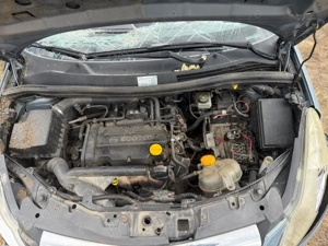 Dezmembrez opel corsa
