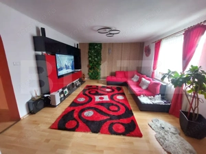 Apartament la casa, 3 camere, 96 mp utili + curte, Brasov