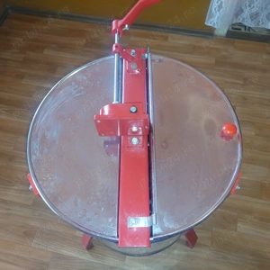 Vând storcător manual pentru miere de albine (3 rame) - INOX  - imagine 5
