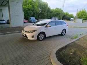 Toyota Auris Hybrid 2013 - imagine 4