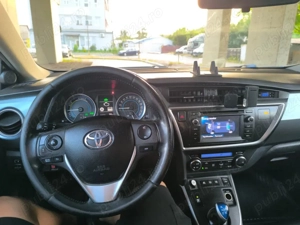 Toyota Auris Hybrid 2013 - imagine 8