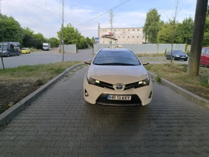 Toyota Auris Hybrid 2013