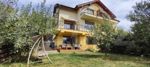 Casă cu 4 camere si apartament de 2 camere, 180mp utili view panoramic