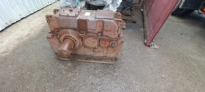 Reductor de forta cu axe paralele 2bh,raport 1 la 200