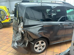 Ford Tourneo Courier 2018. 10 Foto. 113523 km. €1600.