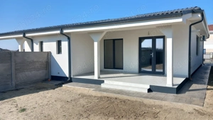 Duplex 3 camere-Mosnita Veche-toate utilitatile-315mp teren-disponibil imediat!