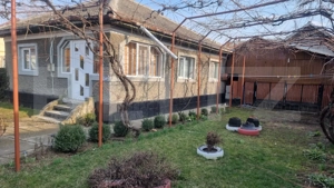 ANSAMBLU 2 CASE ,mobilate gata pentru mutare