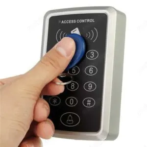 Montaj sisteme de control acces 