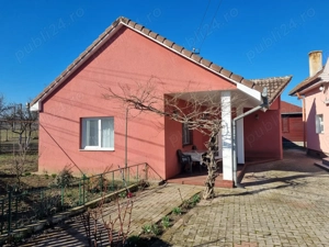 Proprietate cu 2 case și cabană,teren 1202 mp,Băcia,jud.Hunedoara - imagine 2