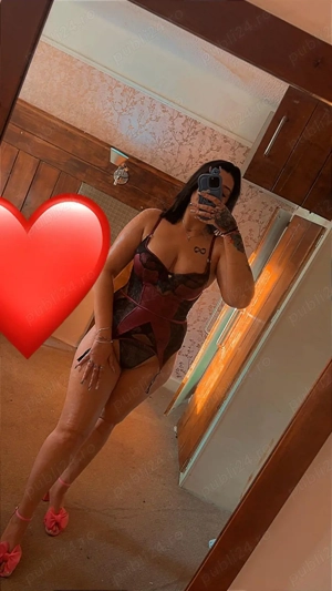 !!!Maria brunetă cu forme!!!