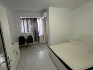 Garsonieră modernă, pat matrimonial, etaj intermediar, preț excelent - imagine 2