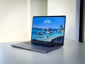   MacBook Pro 16" , 2019 2.4 GHz 8 - Core i9 32GB 500 GB + Radeon 4GB