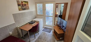 La 5 minute de stația de metrou Eroii Revolutiei  - imagine 3